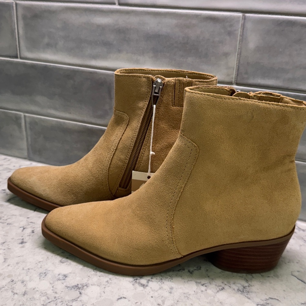 Dolce Vita  Camel Suede Ankle Boots size 6 NWT
